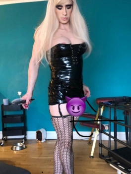 escort image