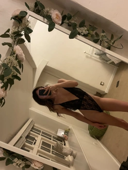 escort image