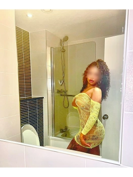 escort image