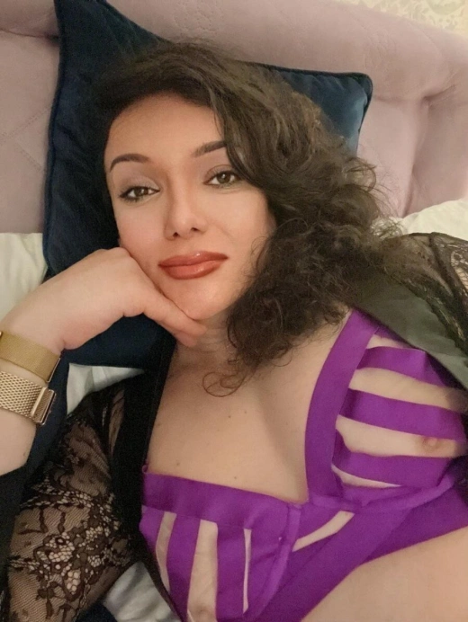 escort image