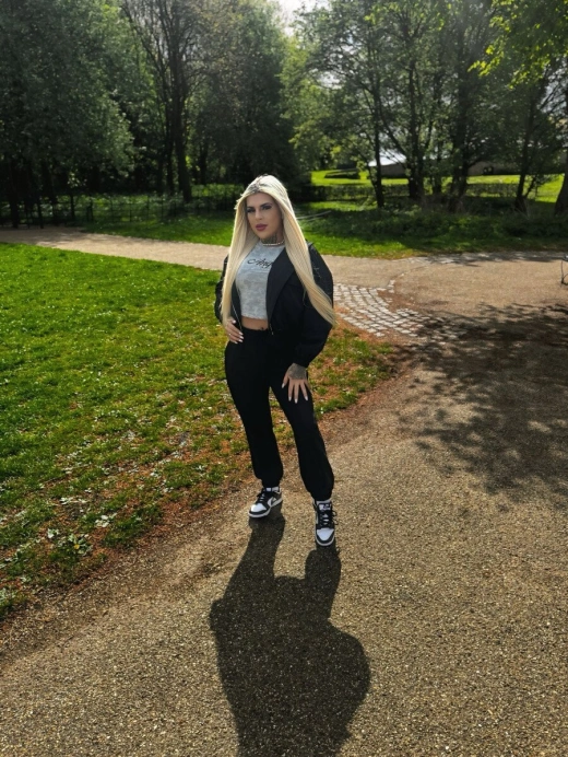 escort image