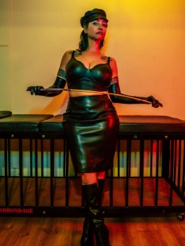 escort image