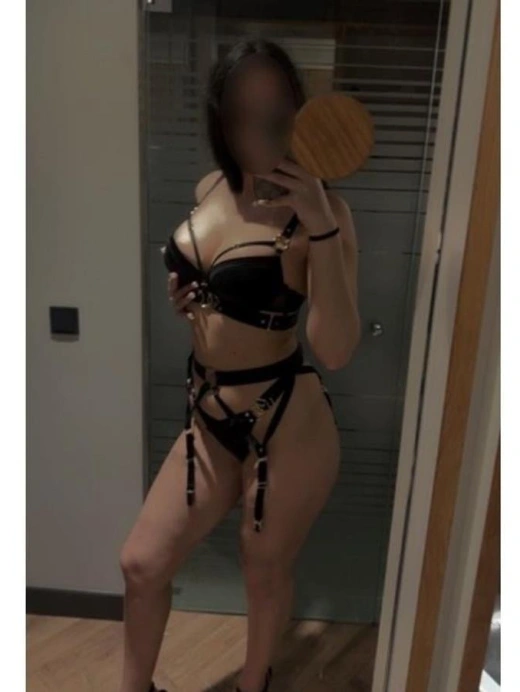 escort image