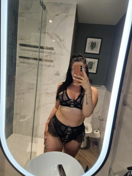 escort image