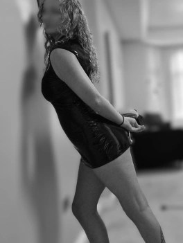 escort image
