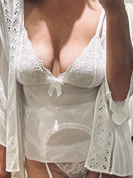 escort image
