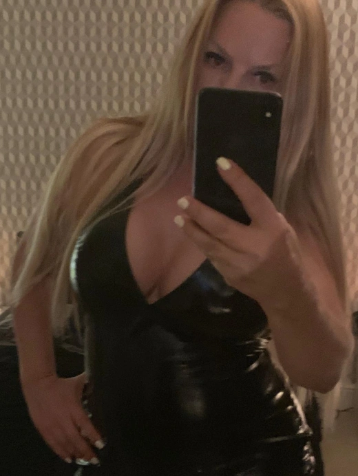 escort image