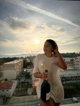 escort image