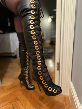 escort image