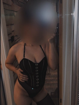 escort image