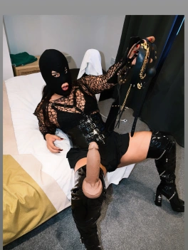 escort image