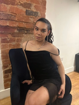 escort image