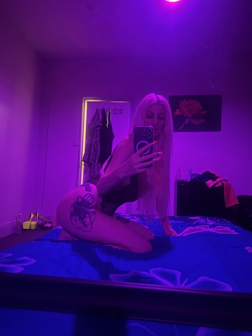 escort image
