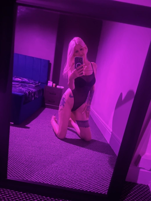 escort image