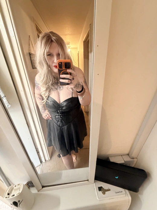 escort image
