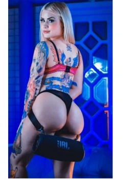 escort image