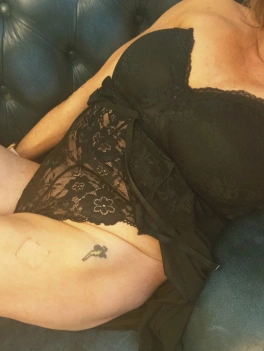 escort image
