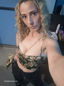 escort image