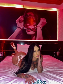 escort image