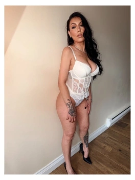 escort image