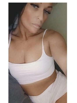escort image