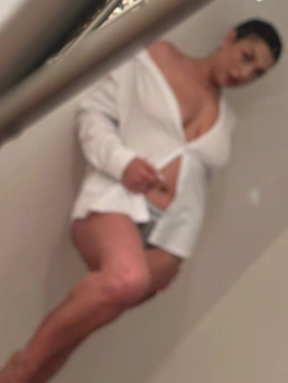 escort image
