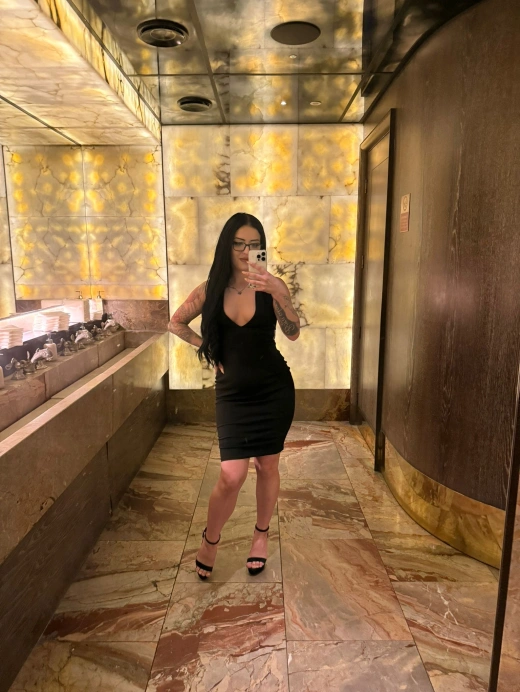 escort image