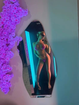 escort image