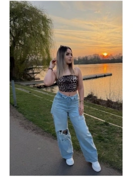 escort image