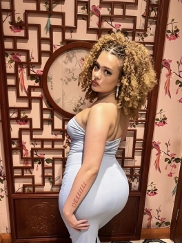 escort image