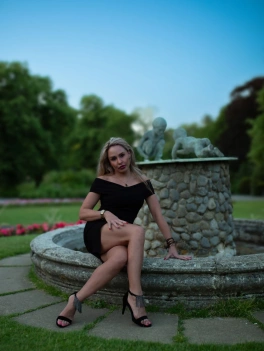 escort image